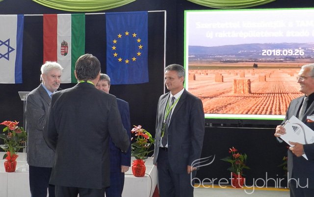 Tama raktárcsarnok átadó ünnepség 01